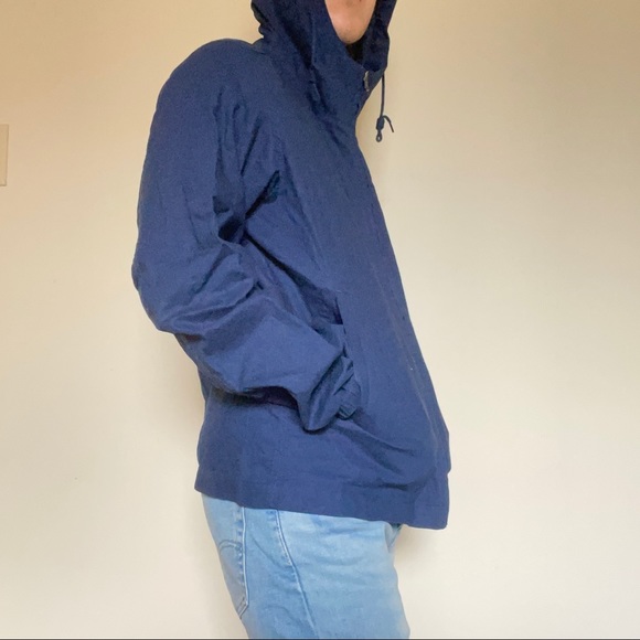 Uniqlo Navy Windbreaker - Picture 2 of 4